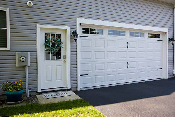 24/7 Emergency Garage Door Panel Replacement experts in Janesville, WI